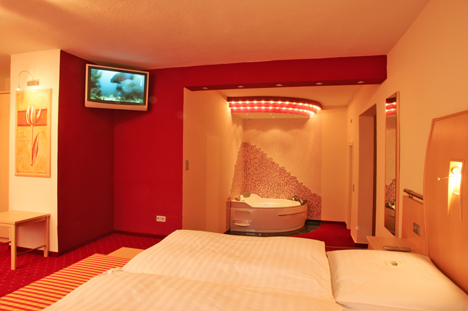 Romantische Whirlpool Suite im Heikotel - Hotel Windsor in Hamburg