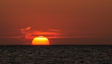 Romantischer Sonnenuntergang an der Ostsee